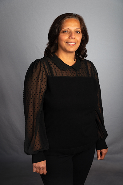 headshot of renu chadda